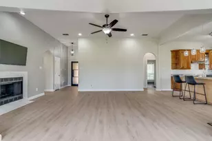 7108 Westover Dr, Granbury, TX 76049 - Photo 2