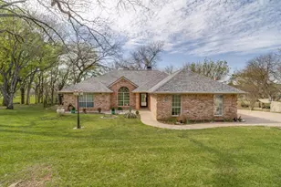 7108 Westover Dr, Granbury, TX 76049 - Photo 2