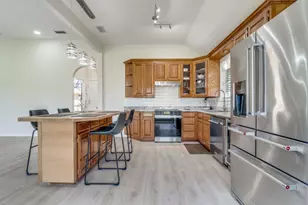 7108 Westover Dr, Granbury, TX 76049 - Photo 4