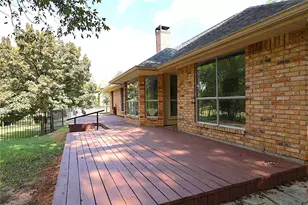 7108 Westover Dr, Granbury, TX 76049 - Photo 4