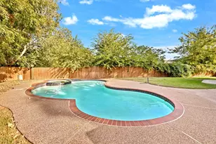 2505 Classic Ct W, Bedford, TX 76021 - Photo 32