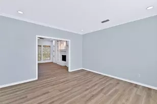 2505 Classic Ct W, Bedford, TX 76021 - Photo 6