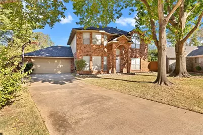 2505 Classic Court W, Bedford, TX 76021 - Photo 2
