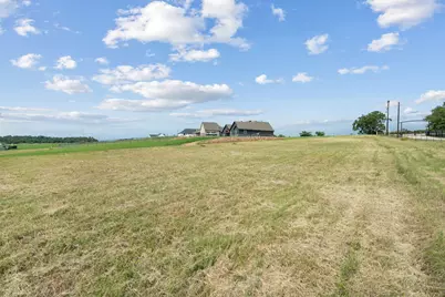 1052 N Agnes Road, Springtown, TX 76082 - Photo 8