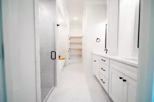 713 Raylan St, Springtown, TX 76082 - Photo 12