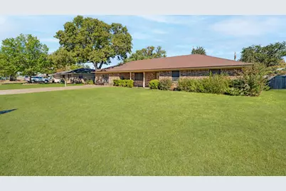 103 Spicewood Drive, Stephenville, TX 76401 - Photo 2