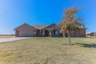 120 Hillcrest Ln, Decatur, TX 76234 - Photo 1