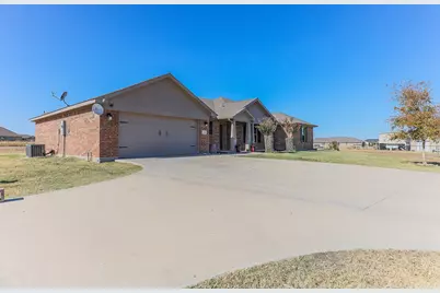 120 Hillcrest Lane, Decatur, TX 76234 - Photo 2