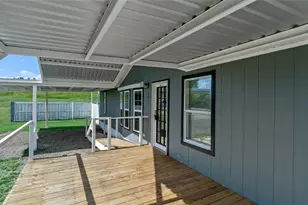 401 Barker St, Bowie, TX 76230 - Photo 4