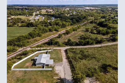 401 Barker Street, Bowie, TX 76230 - Photo 22