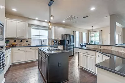 2804 Stonehurst Drive, Grapevine, TX 76051 - Photo 8