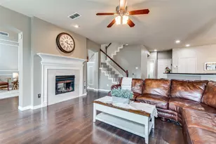 2804 Stonehurst Dr, Grapevine, TX 76051 - Photo 6