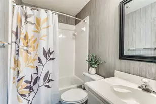 2804 Stonehurst Dr, Grapevine, TX 76051 - Photo 20