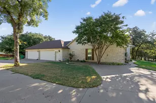 2104 Wills Way Dr, Granbury, TX 76049 - Photo 2