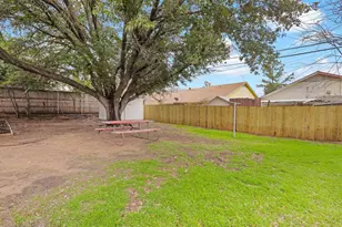 6005 St Johns Ln, Fort Worth, TX 76114 - Photo 12