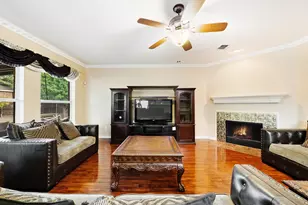 513 Rocky Creek Dr, Mansfield, TX 76063 - Photo 8