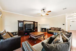 513 Rocky Creek Dr, Mansfield, TX 76063 - Photo 6