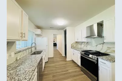 2118 Rock Creek Drive, Grand Prairie, TX 75050 - Photo 8