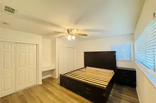 2118 Rock Creek Dr, Grand Prairie, TX 75050 - Photo 12