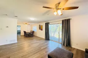 2118 Rock Creek Dr, Grand Prairie, TX 75050 - Photo 4