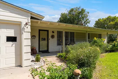 4805 Hildring Drive E, Fort Worth, TX 76109 - Photo 6