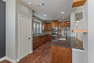 952 Tara Dr, Burleson, TX 76028 - Photo 4