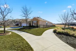 900 Memorial Dr, Little Elm, TX 76227 - Photo 6