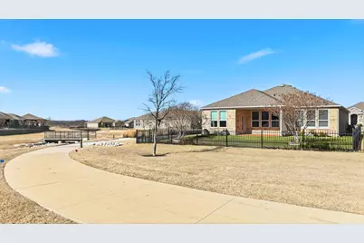900 Memorial Drive, Little Elm, TX 76227 - Photo 4
