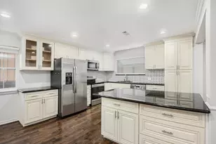 4309 Elmwood Ct, Granbury, TX 76049 - Photo 6