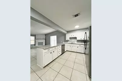 5652 Conlin Drive, Fort Worth, TX 76134 - Photo 10