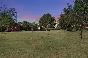 1929 Mamie Rd, Greenville, TX 75402 - Photo 24