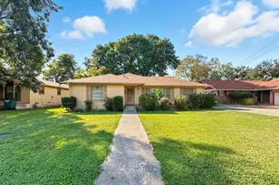 817 S Rusk St, Gainesville, TX 76240 - Photo 2