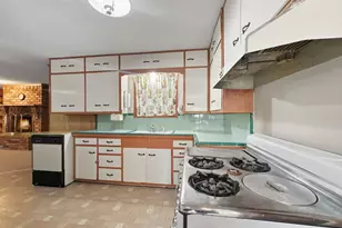 817 S Rusk St, Gainesville, TX 76240 - Photo 10