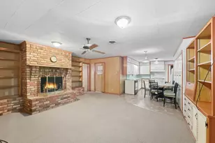 817 S Rusk St, Gainesville, TX 76240 - Photo 4