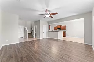 504 Riverbed Dr, Crowley, TX 76036 - Photo 4