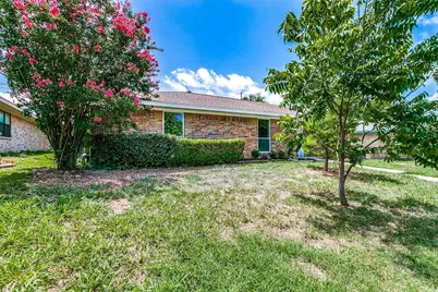 1580 College Parkway, Lewisville, TX 75077 - Photo 2