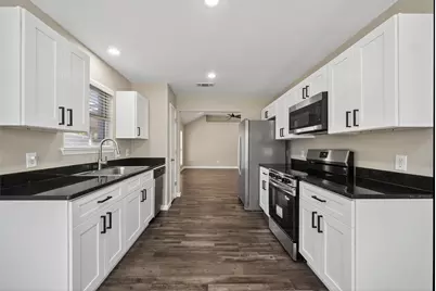 3001 Green Vista Court, Grand Prairie, TX 75052 - Photo 12