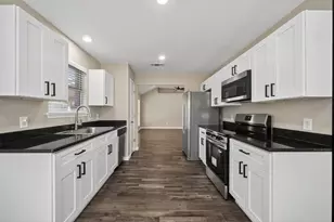 3001 Green Vista Ct, Grand Prairie, TX 75052 - Photo 12