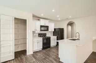 1026 Barrymore Ln, Duncanville, TX 75137 - Photo 4