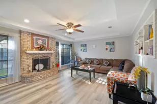 710 Waynelee Dr, Lancaster, TX 75146 - Photo 4