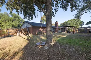 710 Waynelee Dr, Lancaster, TX 75146 - Photo 24