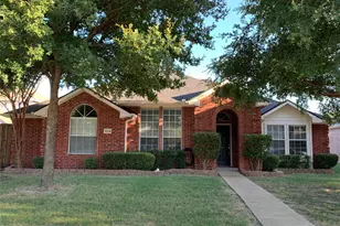 1824 Caddo Lake Dr, Allen, TX 75002 - Photo 2