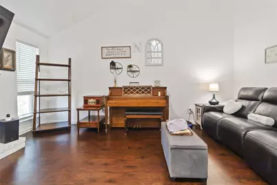 1920 Avignon Court, Carrollton, TX 75007 - Photo 8