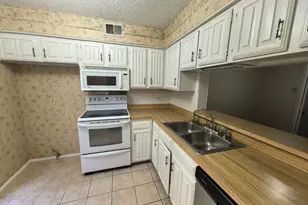 885 Dublin Dr, Richardson, TX 75080 - Photo 4