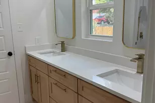 821 Sylvan Dr, Fort Worth, TX 76120 - Photo 14