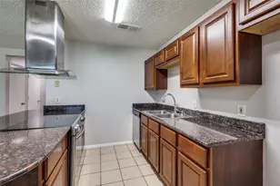 6101 Kelly Elliott Rd, Arlington, TX 76001 - Photo 8