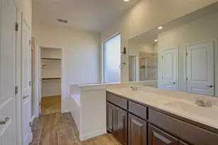 1113 Dublin Dr, Cleburne, TX 76033 - Photo 16