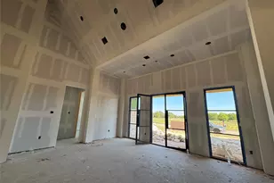 942 Fawn Dr, McGregor, TX 76657 - Photo 2