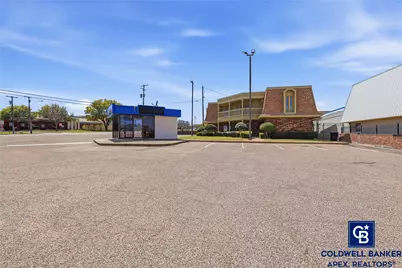 1500 W Henderson Street, Cleburne, TX 76033 - Photo 2