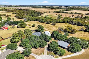 357 Pear Tree Ln, Collinsville, TX 76233 - Photo 4